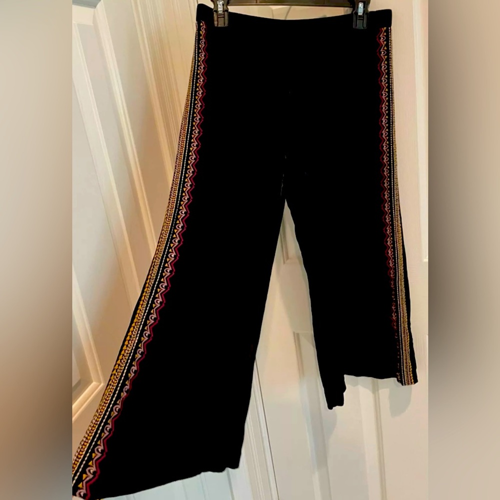 Johnny Was Gorgeous Wide Leg Cropped Velvety Silk Blend Pants. Black - Size M